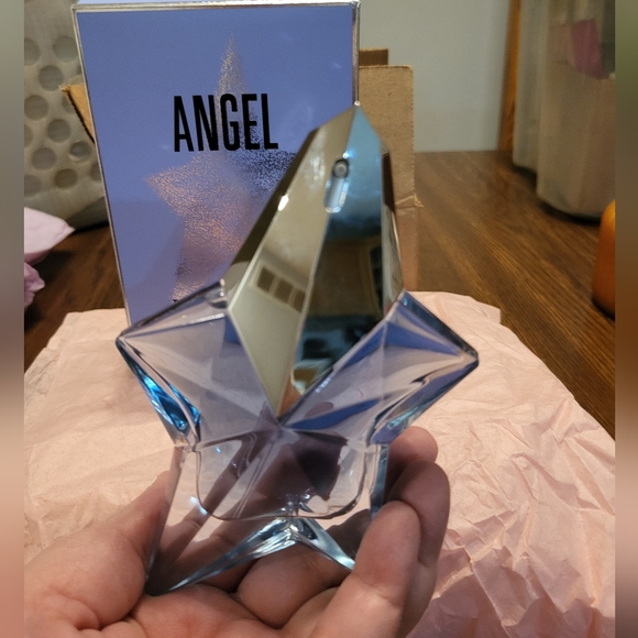 Angel by Thierry Mugler - Picture 3 of 5